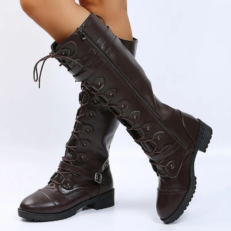 womman wearing womens steampunk boots