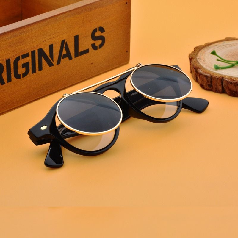 black clamsehll sunglasses