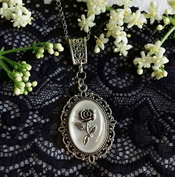 steampunk-rose-cameo-necklace