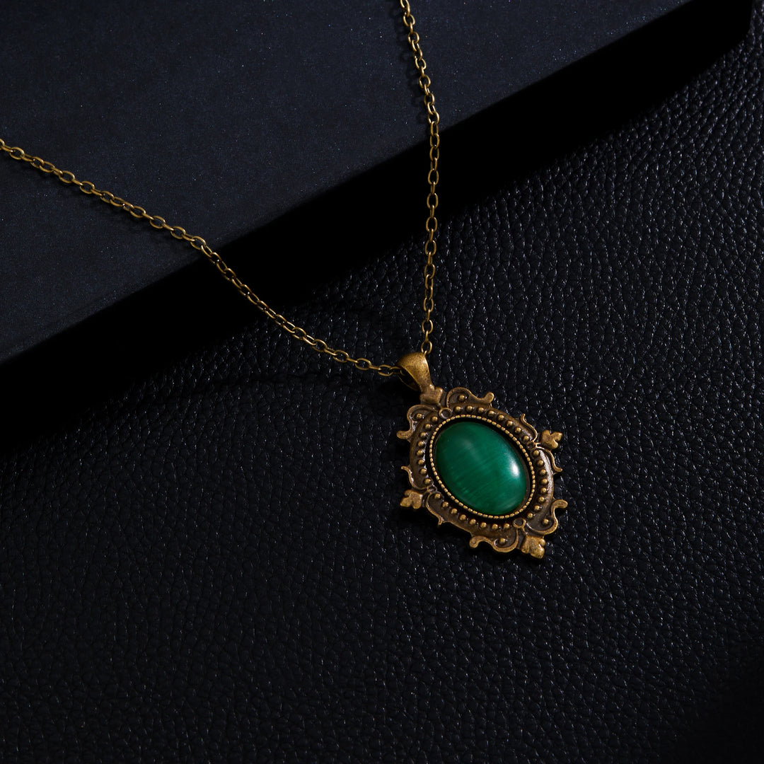 Green victorian necklace