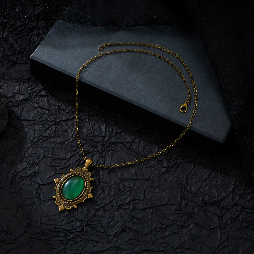 Green victorian necklace