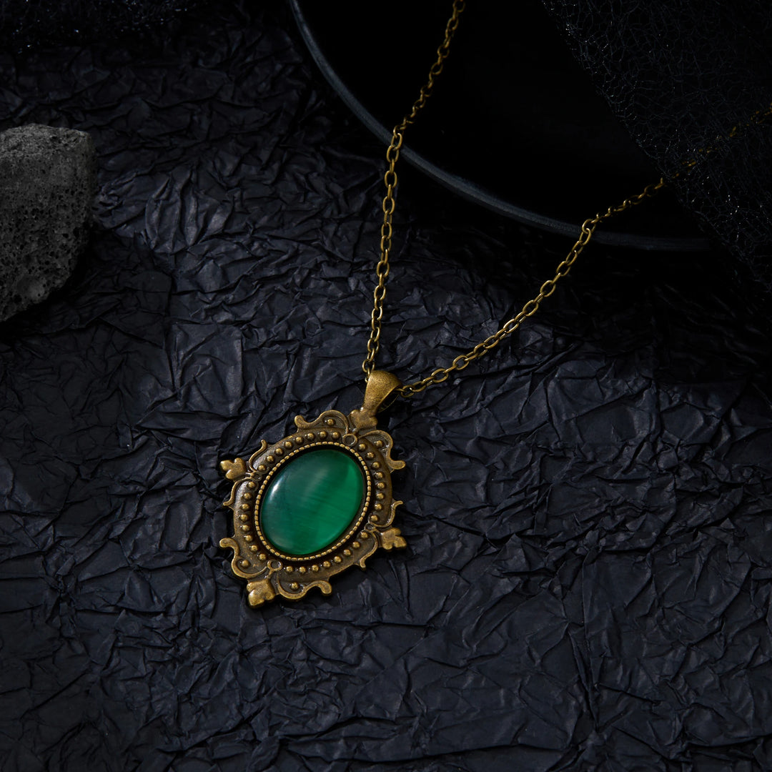 Green victorian necklace