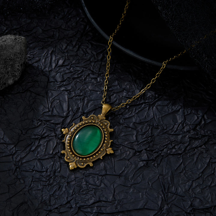 Green victorian necklace