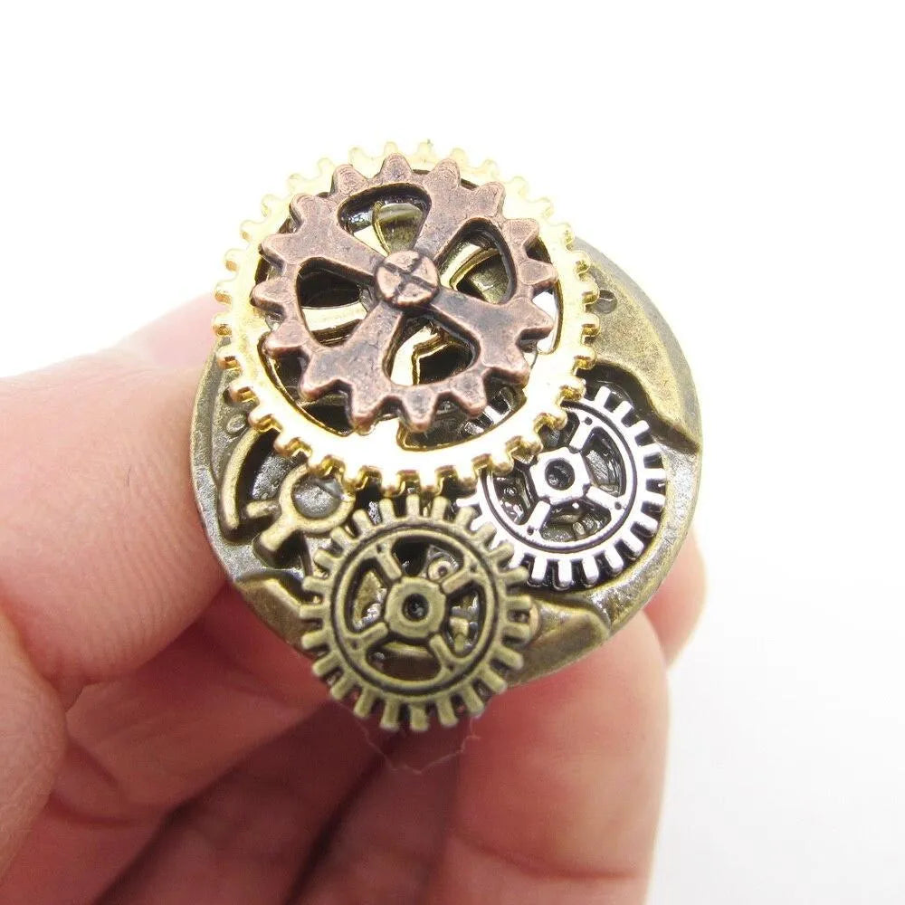 Steampunk ring with cogs