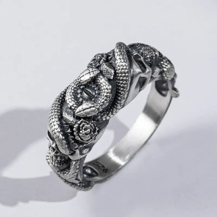 retro gothic ring in silver cololr