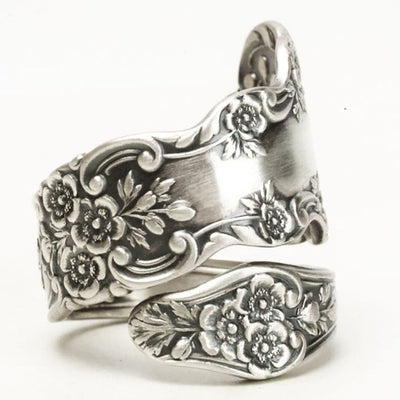 victorian ring with engraved flowers